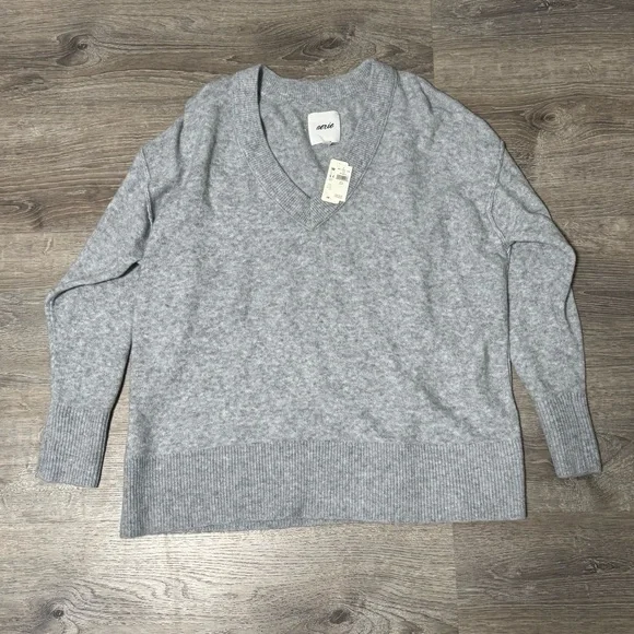 NWT Aerie Unreal V Neck Sweater Exposed Seams Oversized Gray Sweater small - Picture 2 of 7